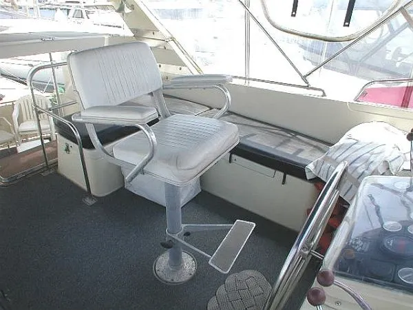 Flybridge Helm Seat