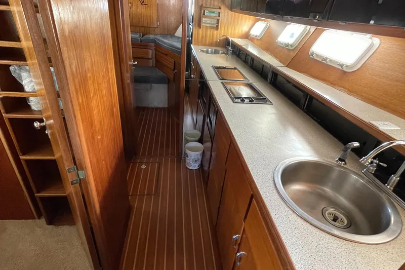 1967 Hatteras 41 Sportfish