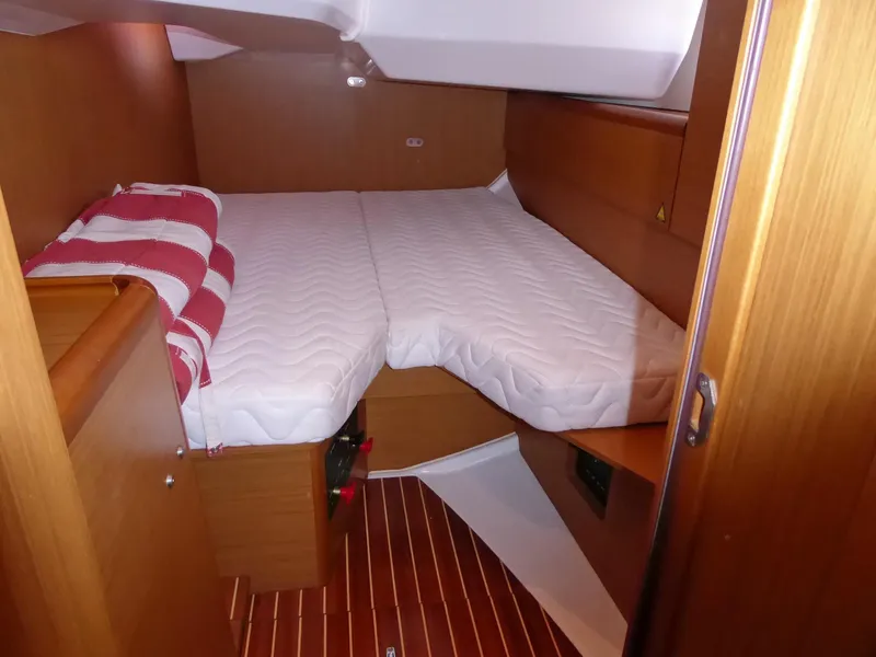 Aft berth