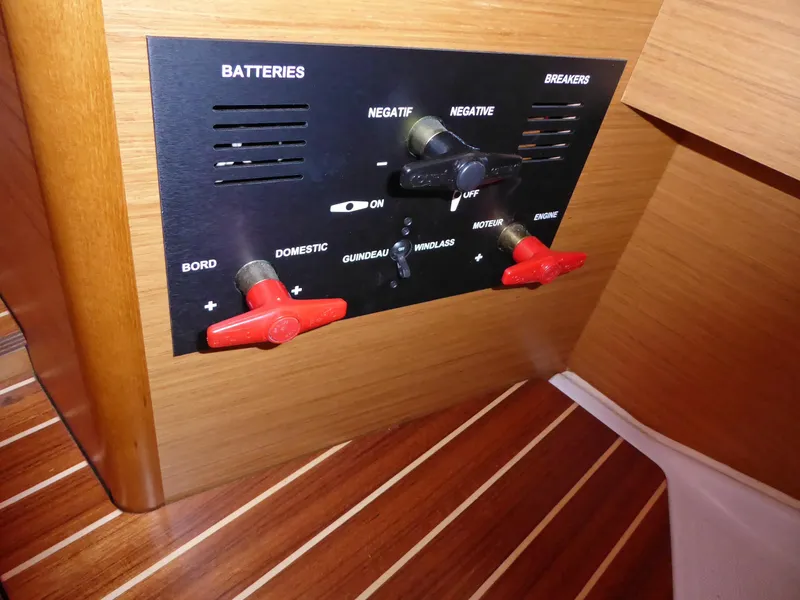 Battery switches
