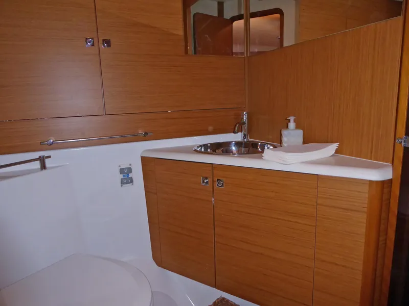 Master ensuite head