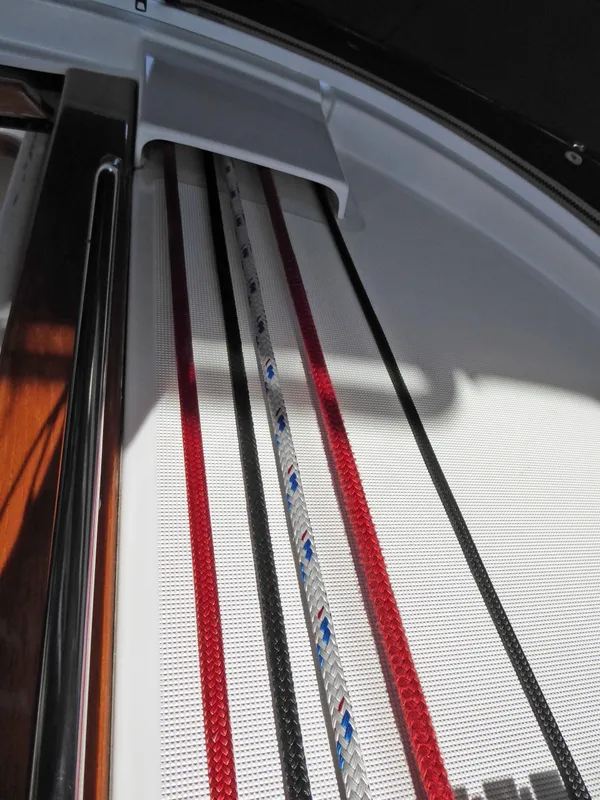 Running rigging lead aft