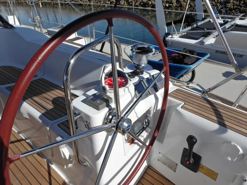 Helm starboard