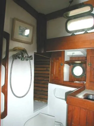 1979 Overseas Pilothouse