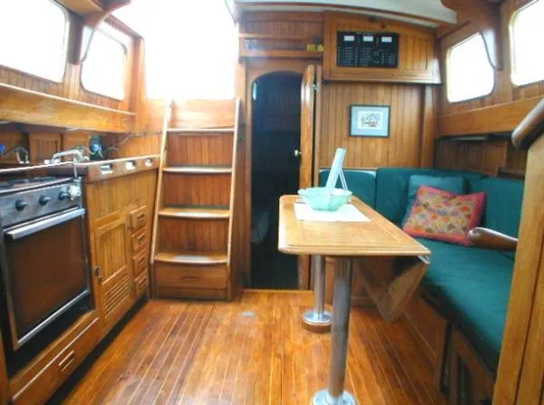1979 Overseas Pilothouse