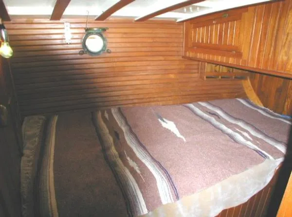 1979 Overseas Pilothouse