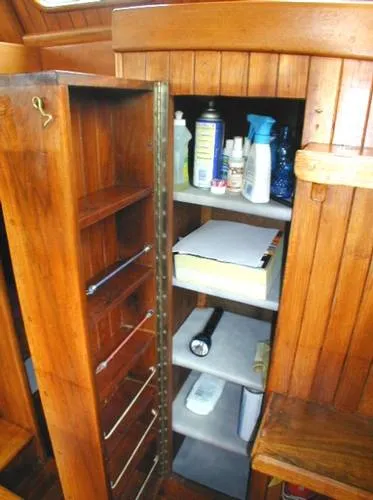 1979 Overseas Pilothouse