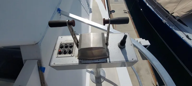 1990 Versilcraft Challenger Motor Yacht
