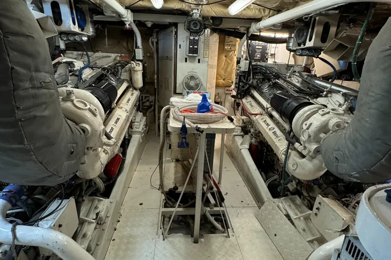 1990 Versilcraft Challenger Motor Yacht