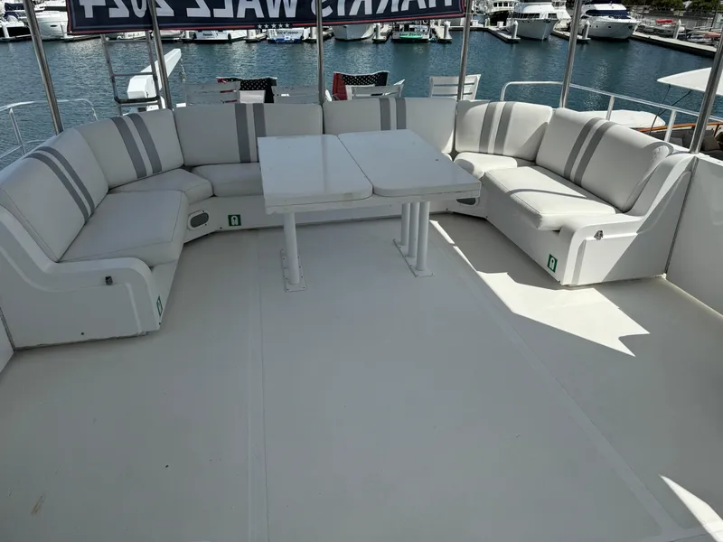 1990 Versilcraft Challenger Motor Yacht