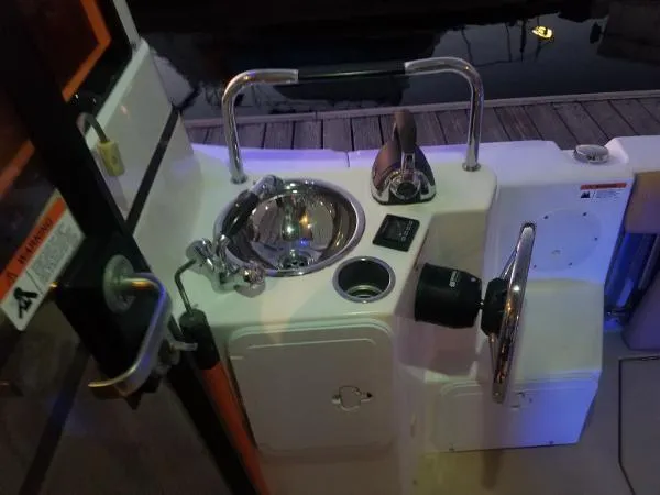 Cockpit helm