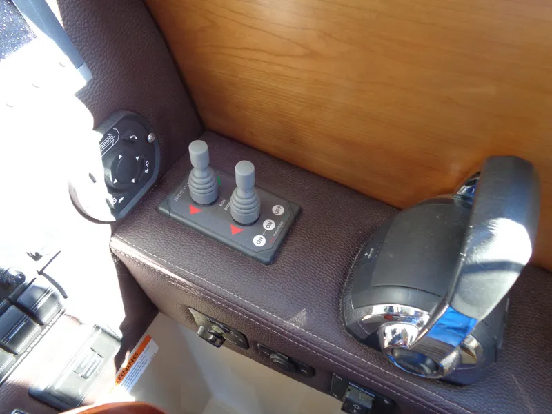 2013 Cutwater 28