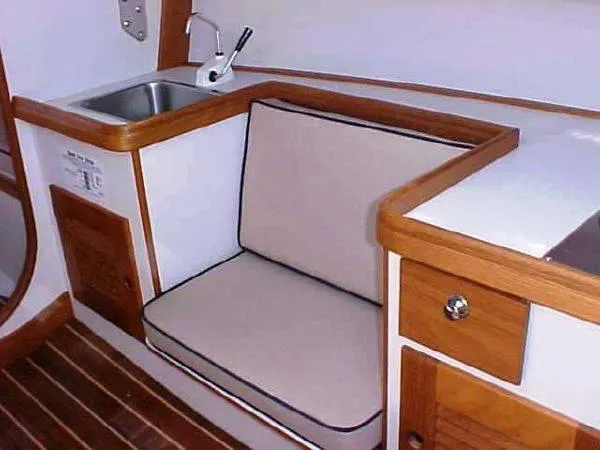 2009 Alerion Express 28
