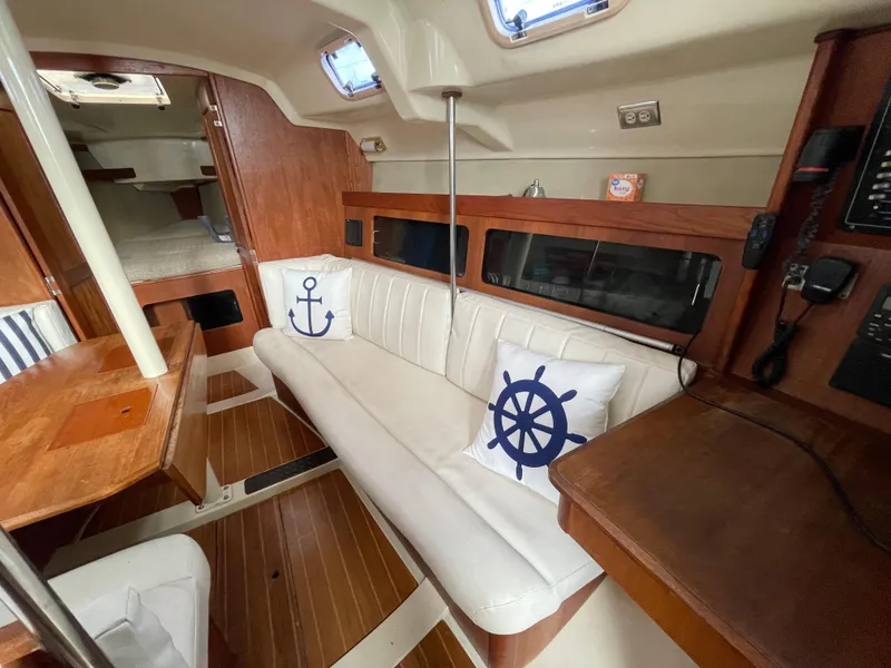 1990 Hunter Legend 35.5