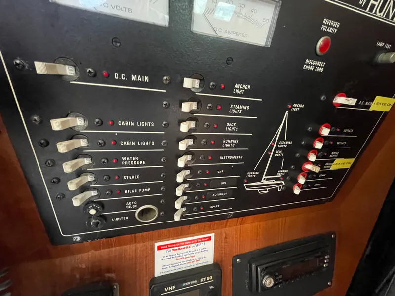 1990 Hunter Legend 35.5