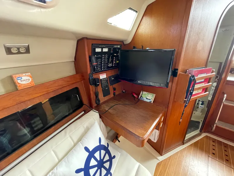 1990 Hunter Legend 35.5