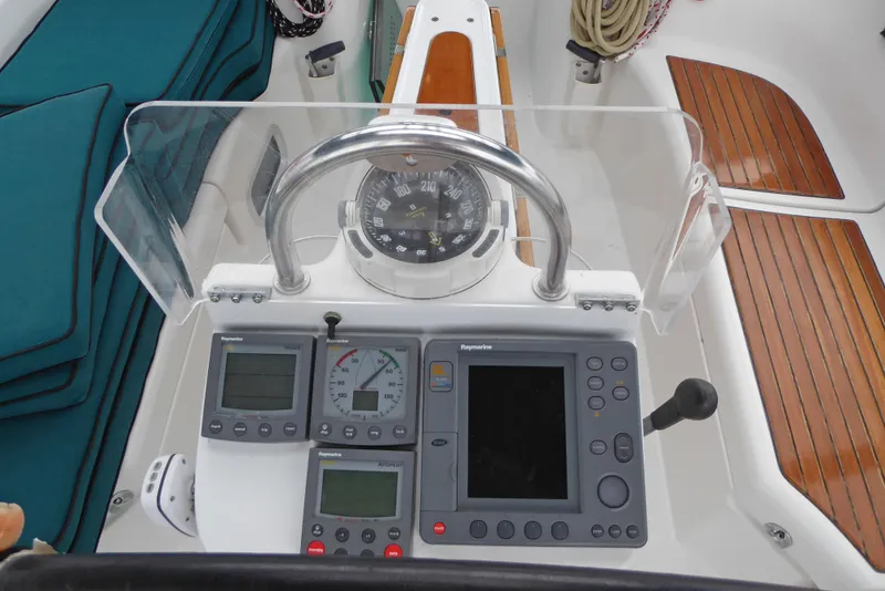 Helm 2, cockpit cushion off one side