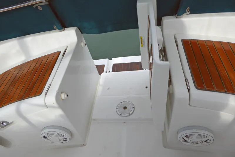 Walk-thru transom