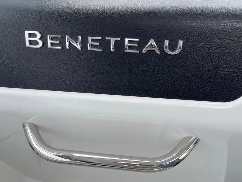 2019 Beneteau Antares 27