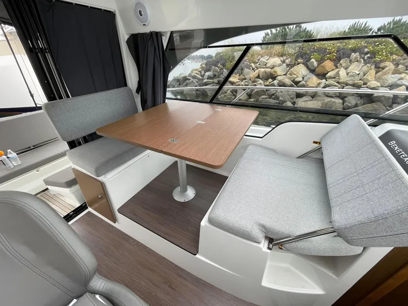2019 Beneteau Antares 27