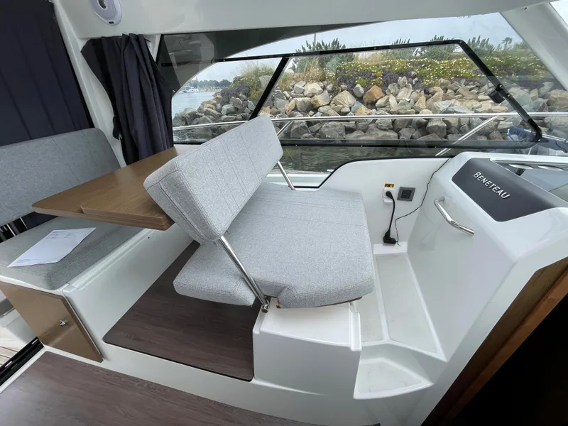 2019 Beneteau Antares 27