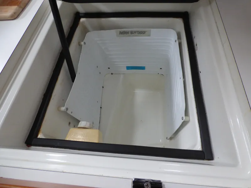 Deep freezer