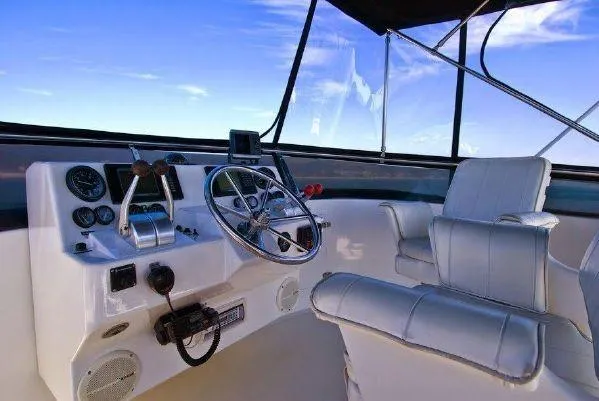 1998 Bluewater Yachts Sportfisher