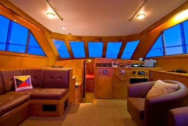1998 Bluewater Yachts Sportfisher