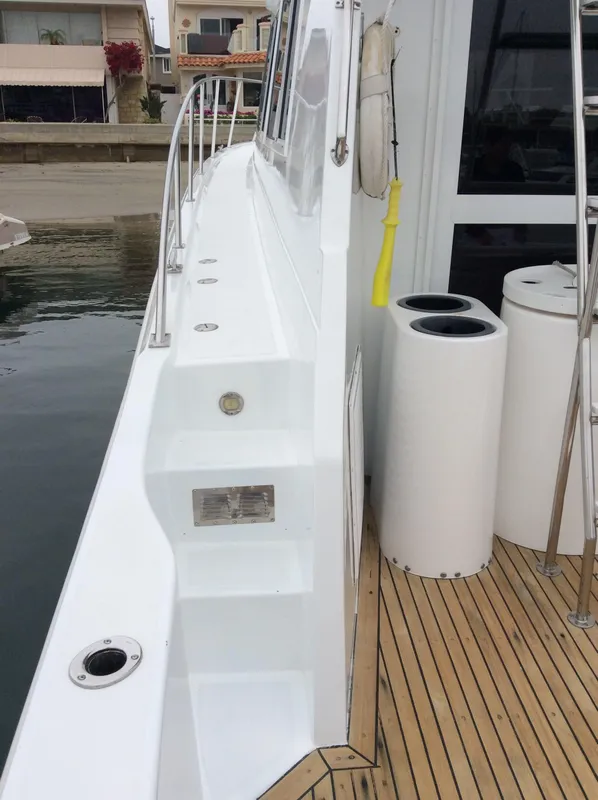 1998 Bluewater Yachts Sportfisher