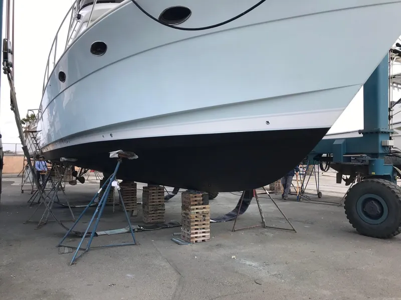 1998 Bluewater Yachts Sportfisher