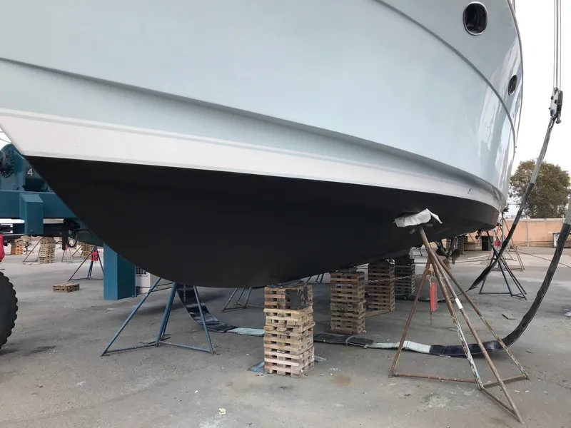 1998 Bluewater Yachts Sportfisher