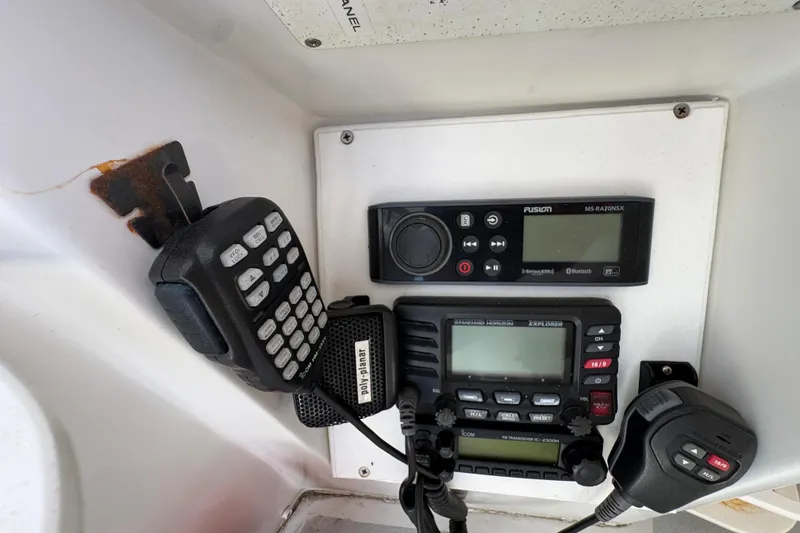Communication equipment on 1984 Blackfin 32 Flybridge, featuring radio and control panel.