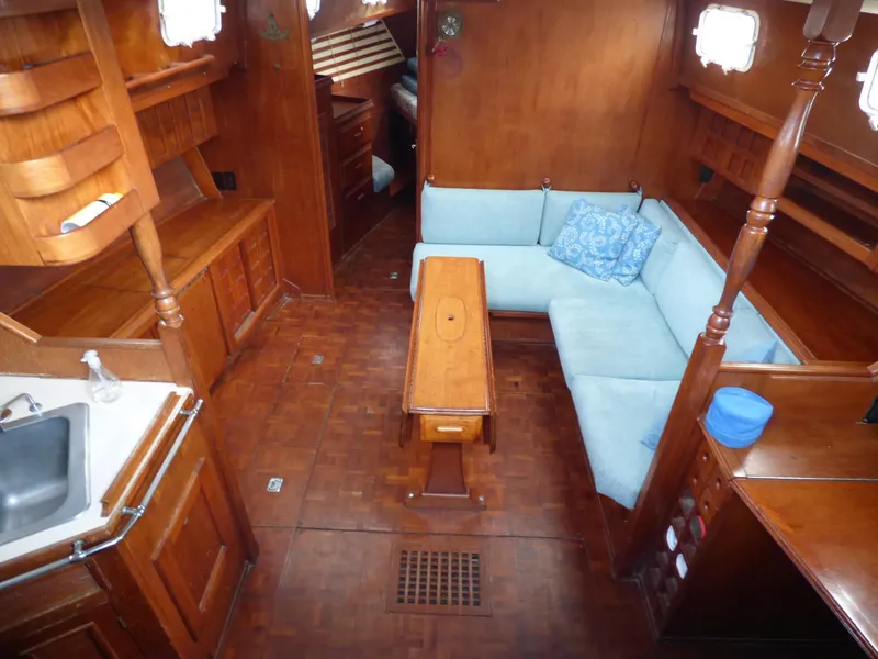 1981 Endeavour 43 Center Cockpit