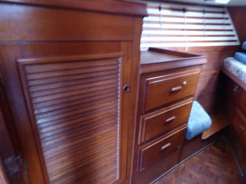 1981 Endeavour 43 Center Cockpit