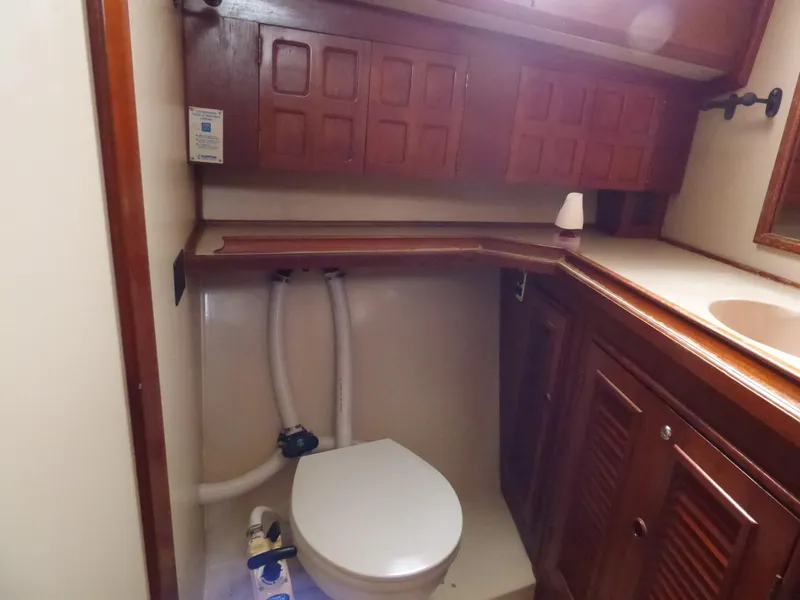 1981 Endeavour 43 Center Cockpit
