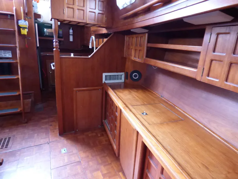 1981 Endeavour 43 Center Cockpit