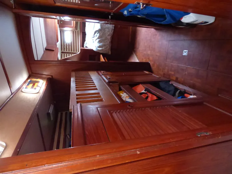 1981 Endeavour 43 Center Cockpit