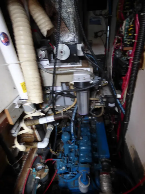 1981 Endeavour 43 Center Cockpit