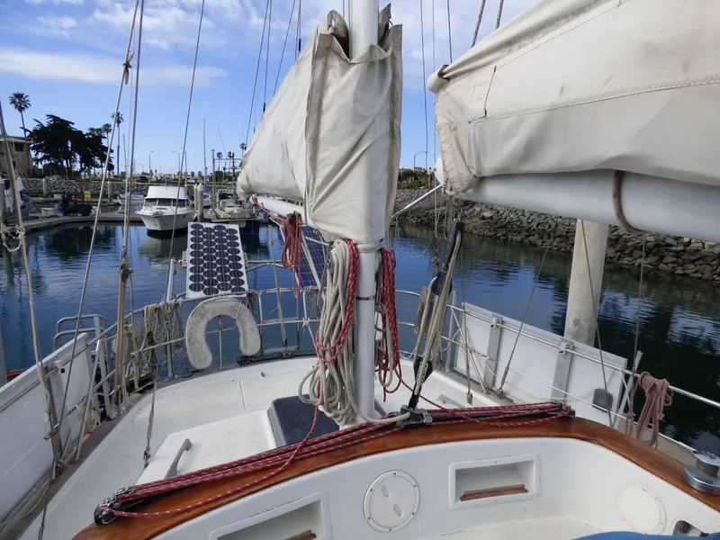1981 Endeavour 43 Center Cockpit