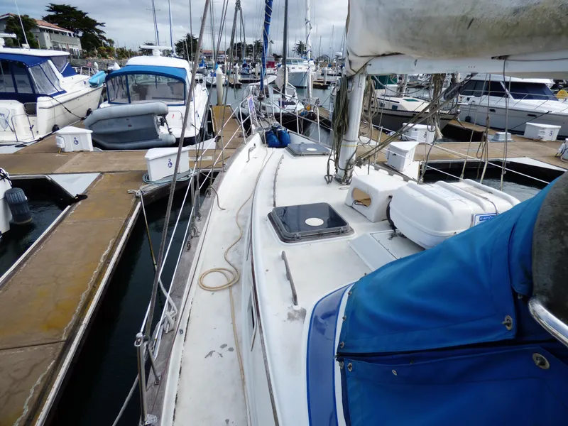 1981 Endeavour 43 Center Cockpit