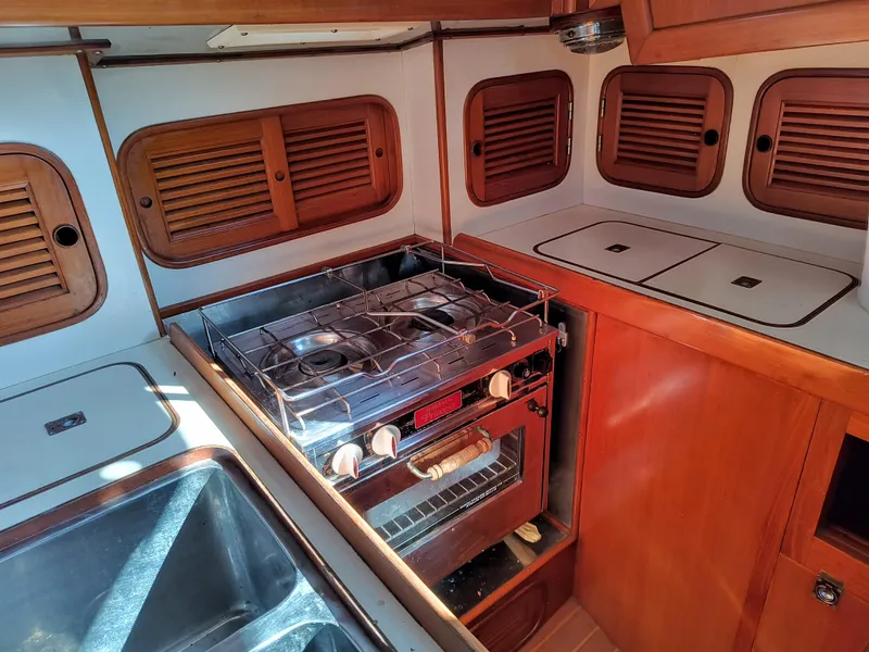 1985 Mason 33