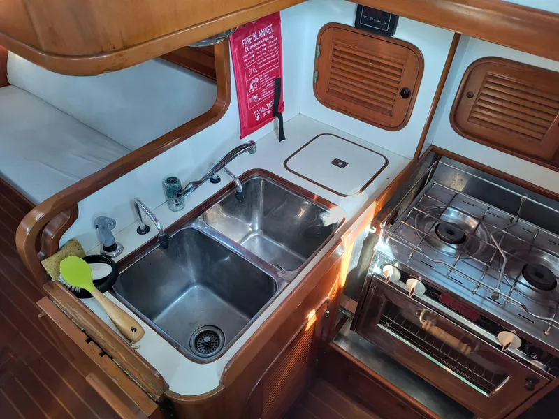 1985 Mason 33