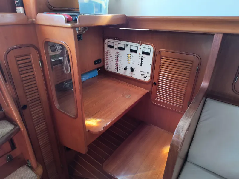 1985 Mason 33
