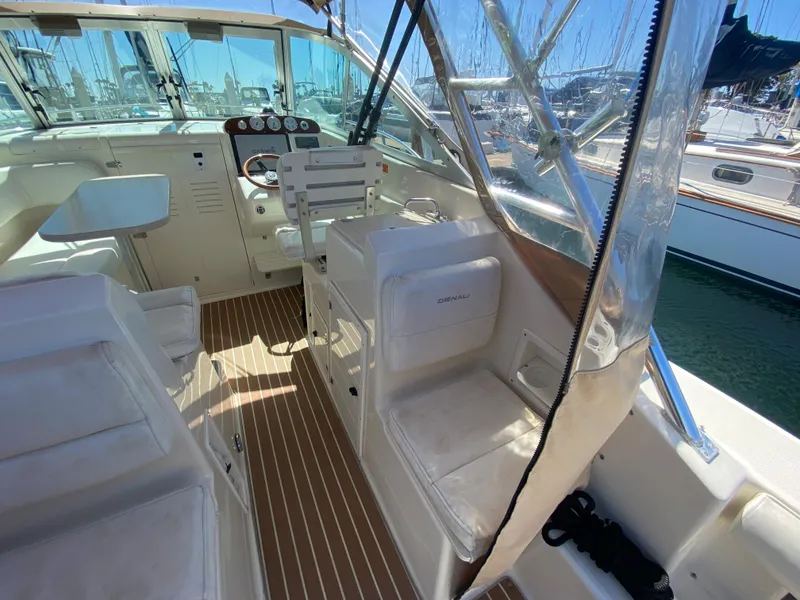 2003 Pursuit 2865 Denali