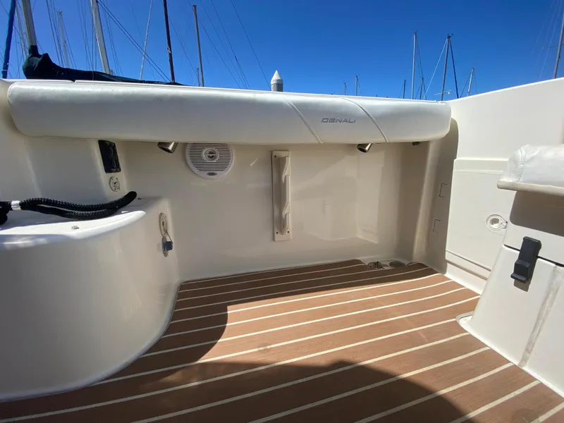 2003 Pursuit 2865 Denali