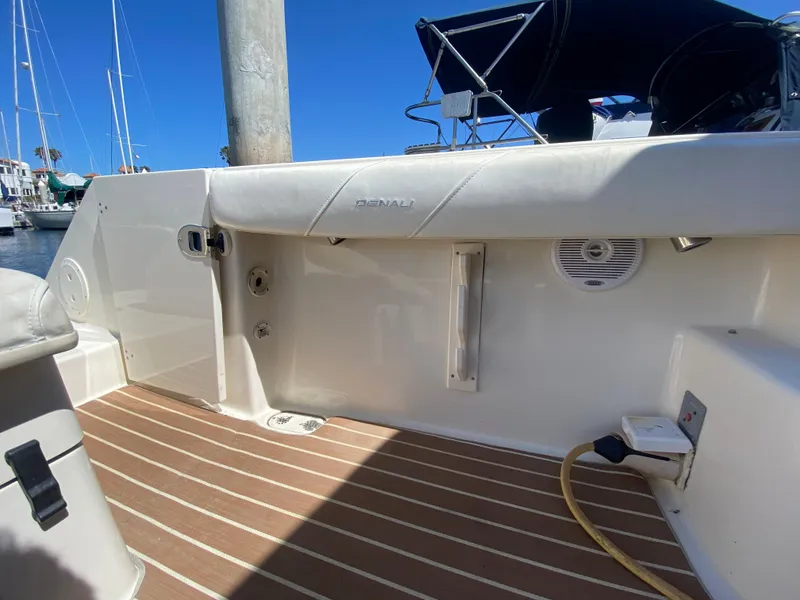 2003 Pursuit 2865 Denali