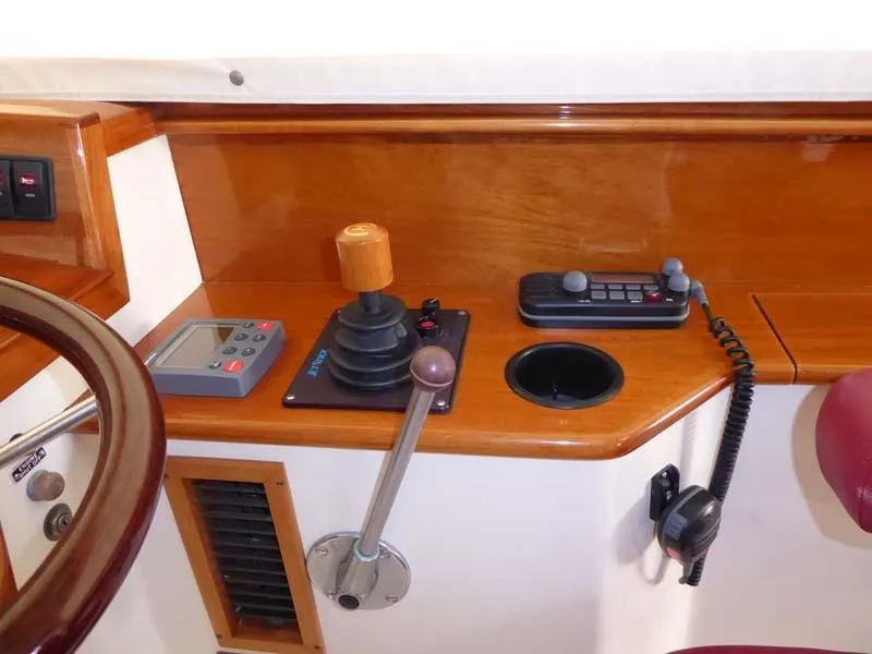 2003 Hinckley Picnic Boat 36 EP