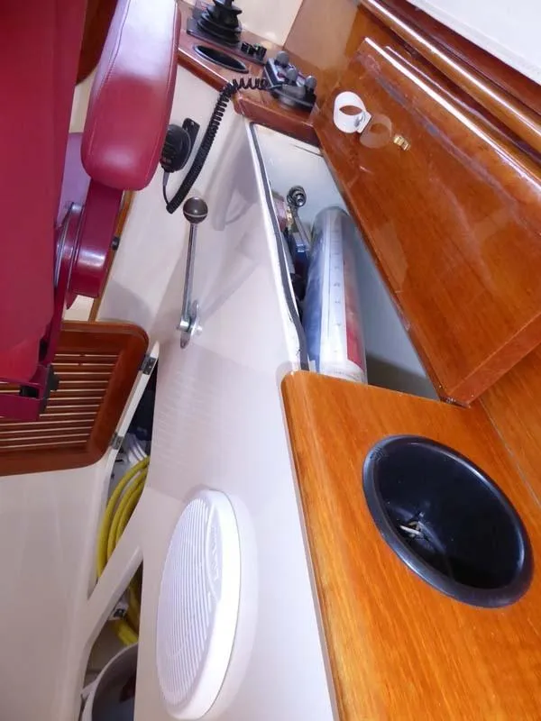 2003 Hinckley Picnic Boat 36 EP