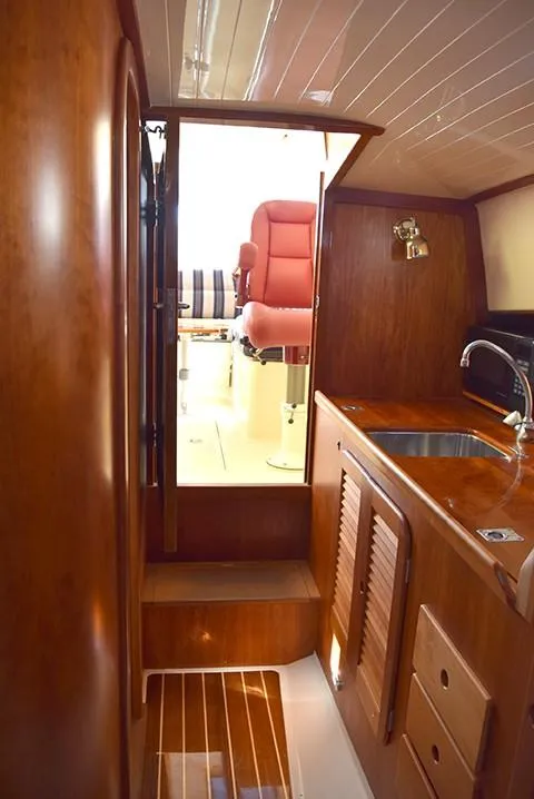 2003 Hinckley Picnic Boat 36 EP