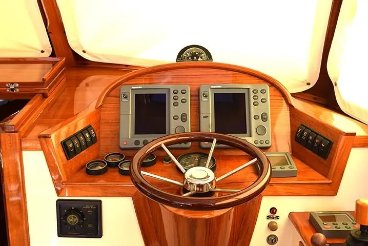 2003 Hinckley Picnic Boat 36 EP